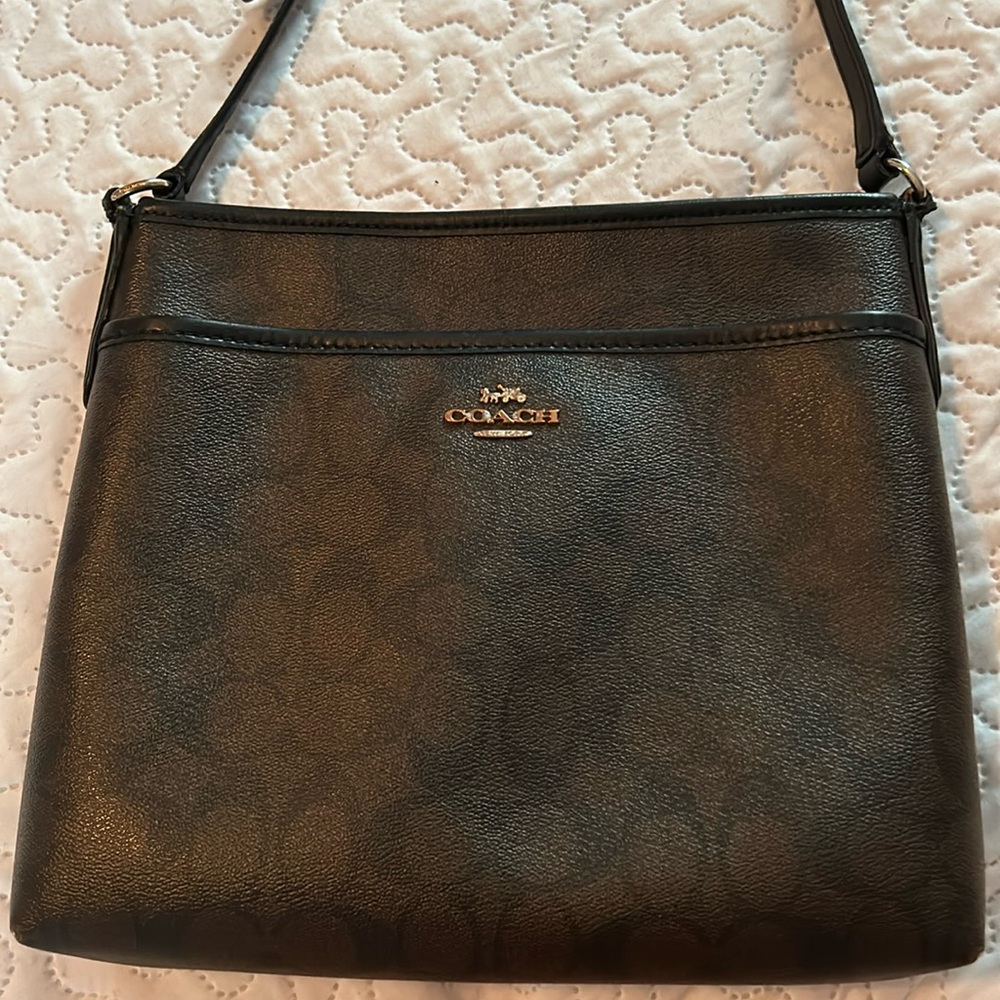 Coach women’s vintage brown/black crossbody purse